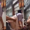 terpaksa-nungging-karena-ayank-lagi-sange
